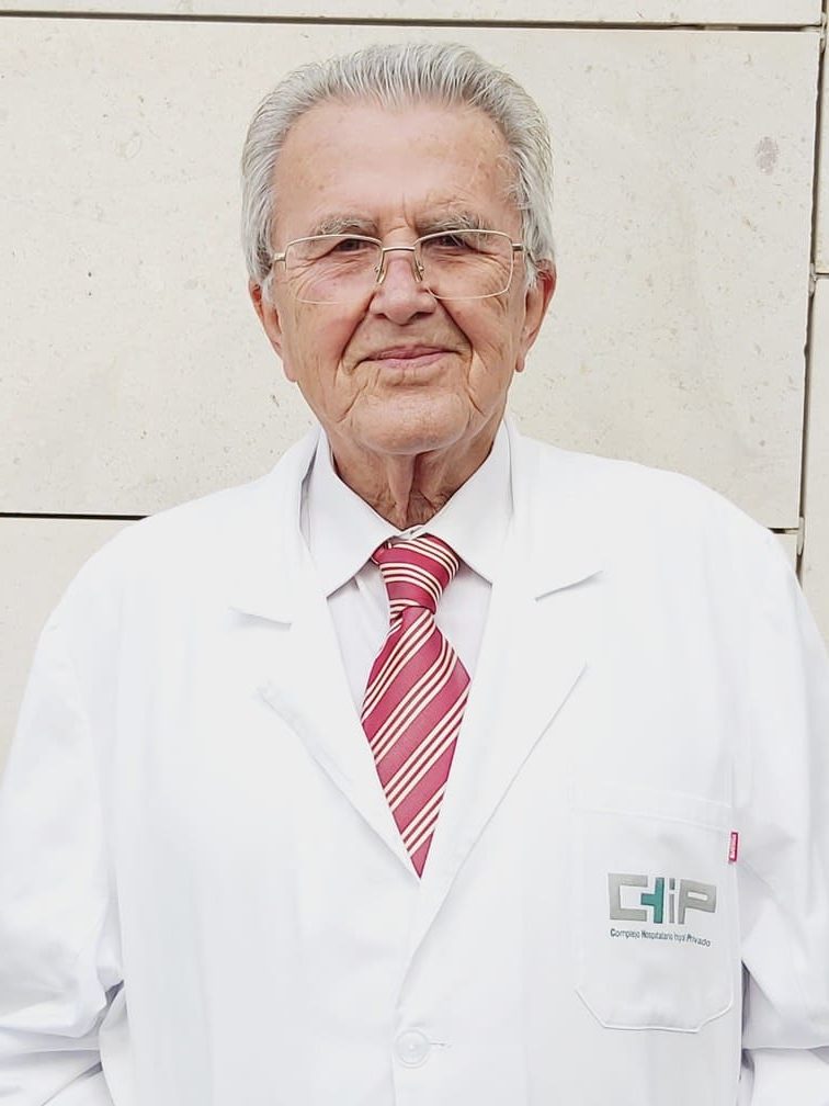 Dr. Francisco Linares anestesiólogo experto en anestesia en operaciones de reducción de estómago en el tratamiento del sobrepeso